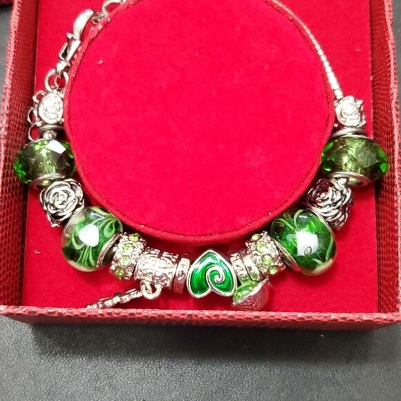 Glam & Glow silver tone green bracelet - Picture 1 of 8